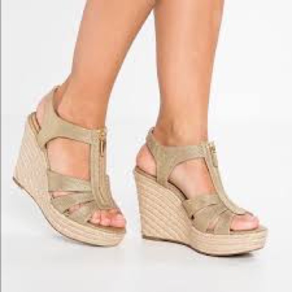 Michael Kors ‘Berkley’ Wedge Sandal - Picture 1 of 6